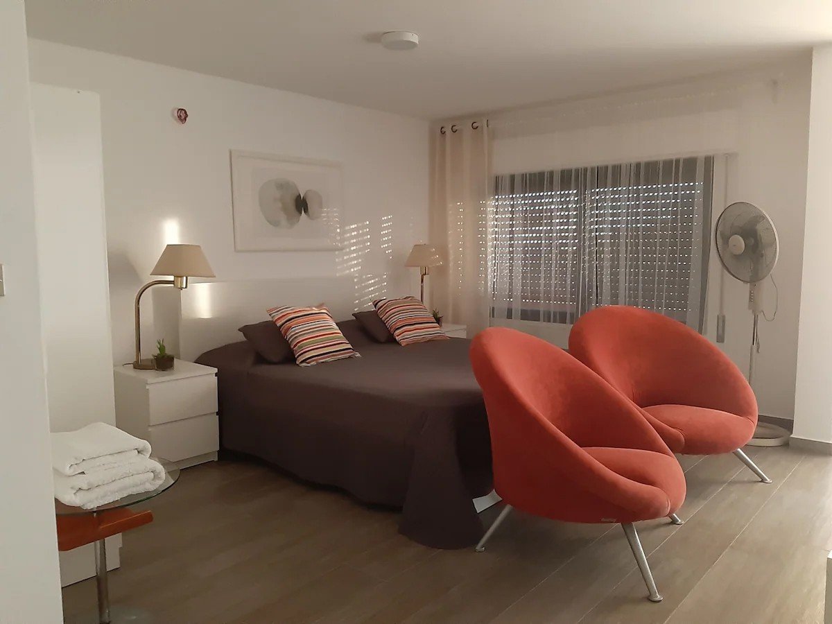 Comfortable Kridari bedroom in apartment.